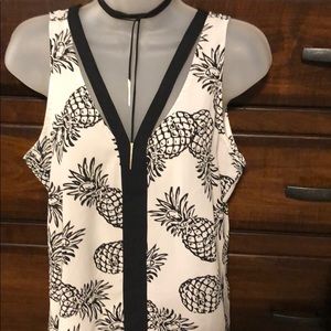 NWT Super cute flowy top